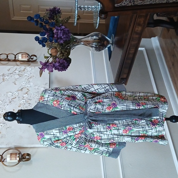 Victoria's Secret Gold Label Floral Kimono Robe. Size OS - Picture 8 of 17